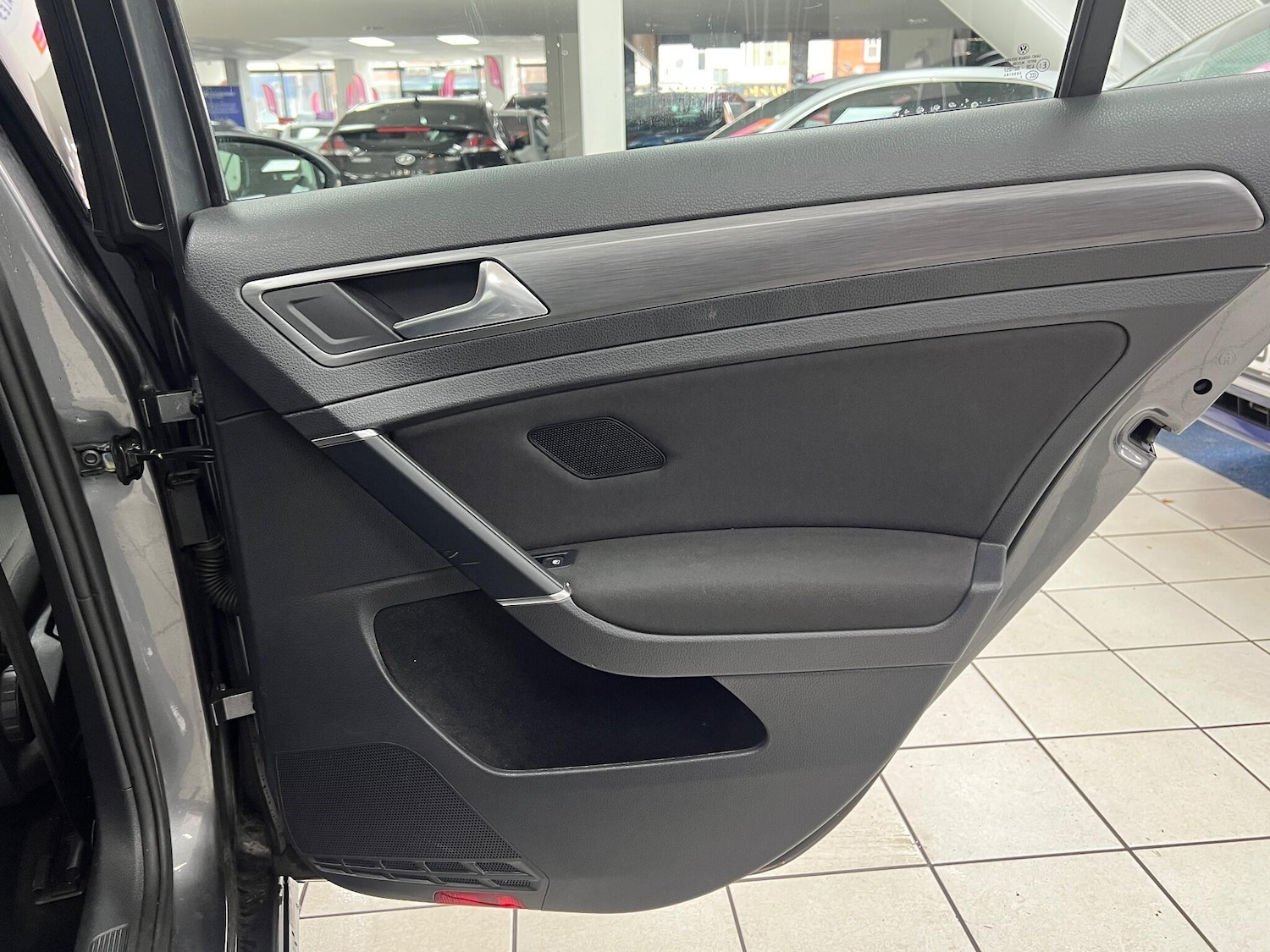 Used Volkswagen Golf 2017 for sale - 76898968: Photo 29