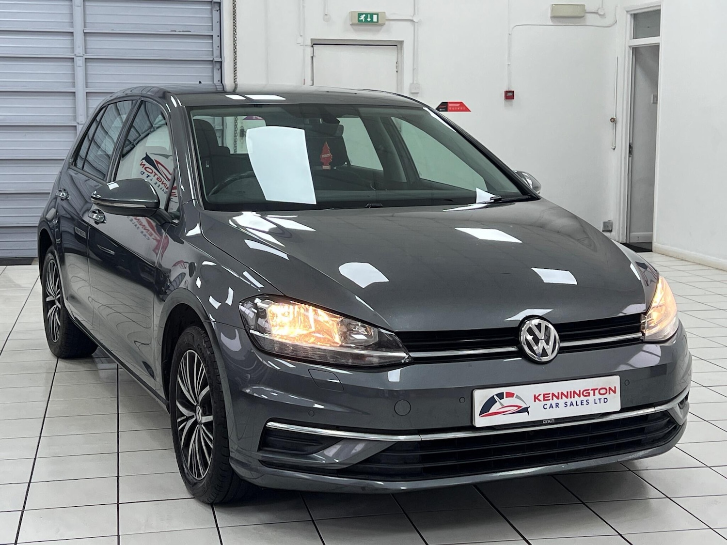 Used Volkswagen Golf 2017 for sale - 76898968: Photo 3