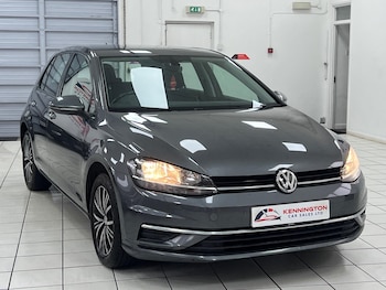 Used Volkswagen Golf 2017 for sale - 76898968: Photo