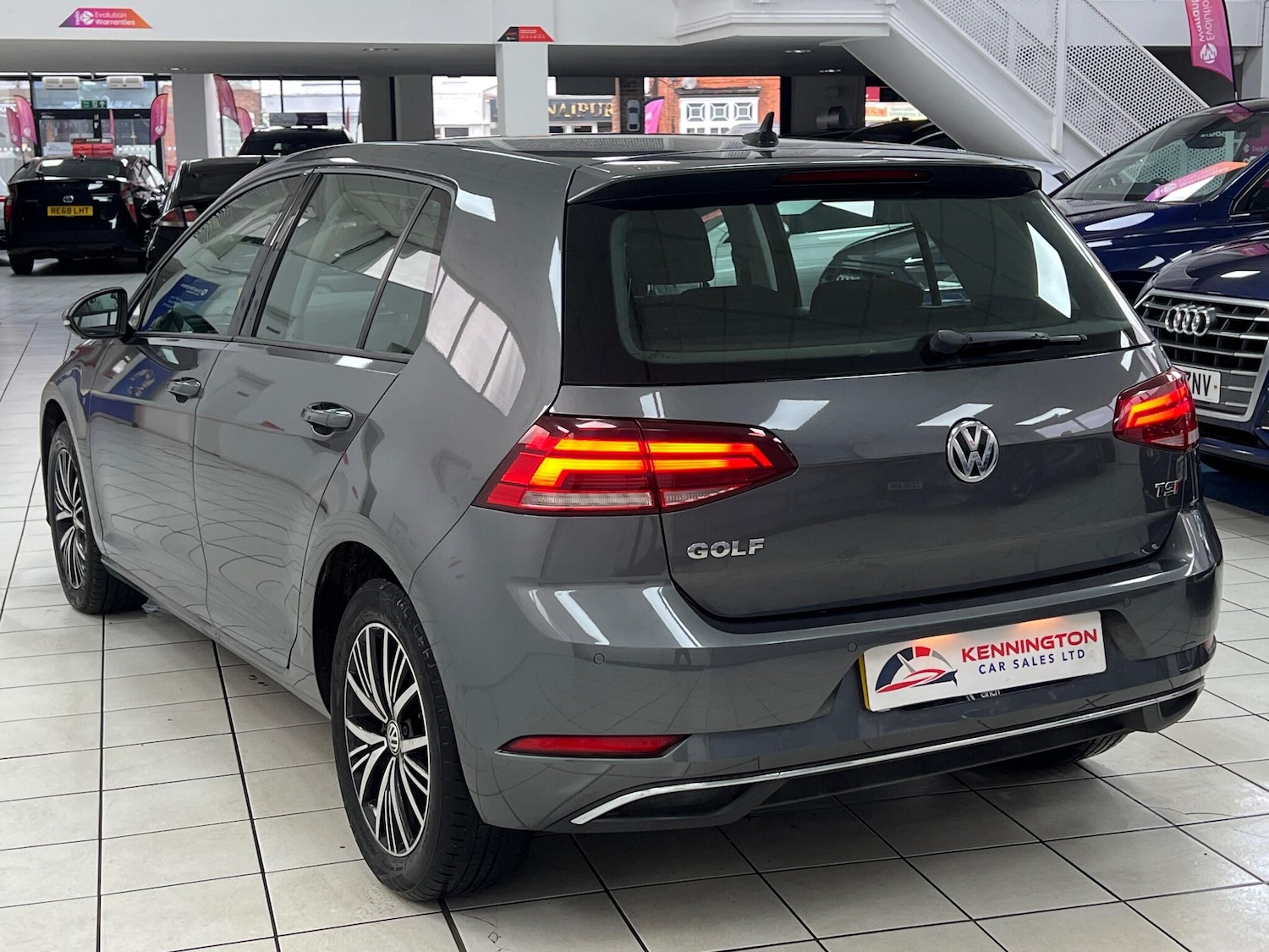 Used Volkswagen Golf 2017 for sale - 76898968: Photo 9