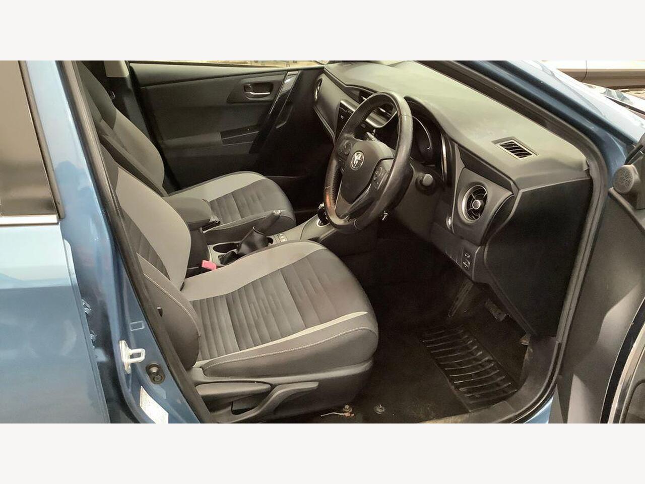 Used Toyota Auris 2015 for sale - 77743855: Photo 11