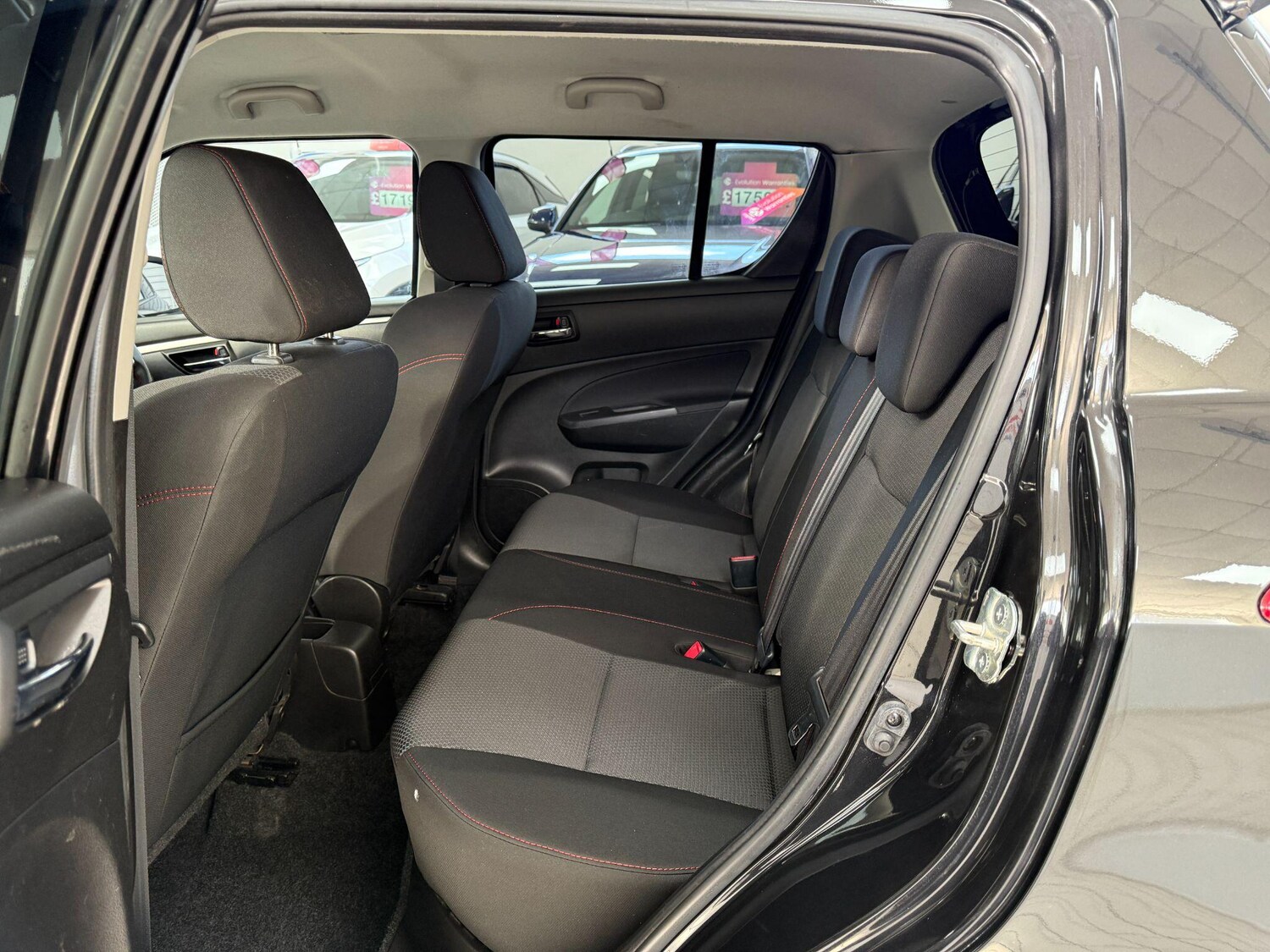 Used Suzuki Swift 2014 for sale - 76898318: Photo 23