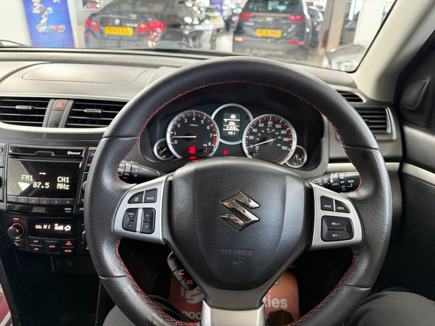 Used Suzuki Swift 2014 for sale - 76898318: Photo 50