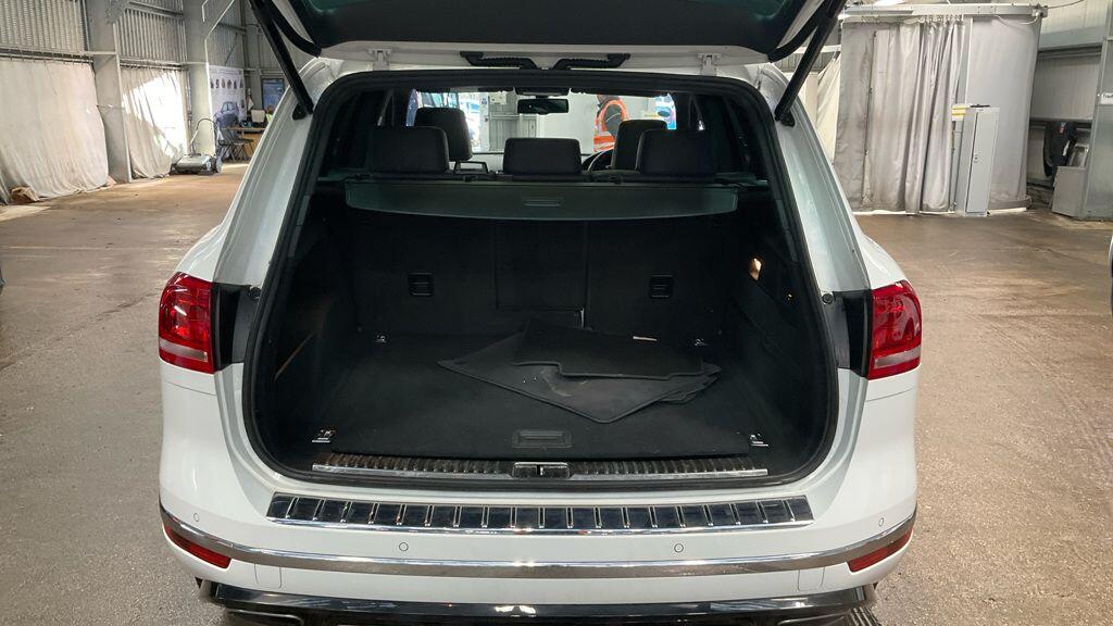 Used Volkswagen Touareg 2016 for sale - 77267506: Photo 24