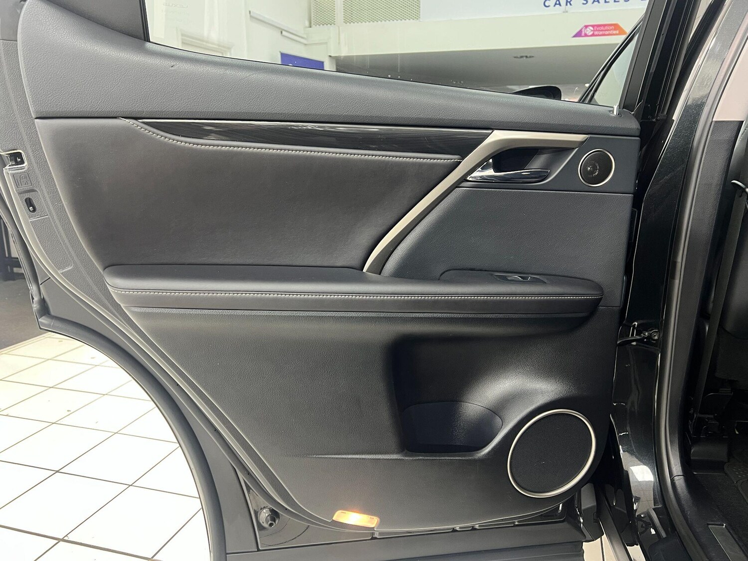 Used Lexus RX 2017 for sale - 76898409: Photo 42