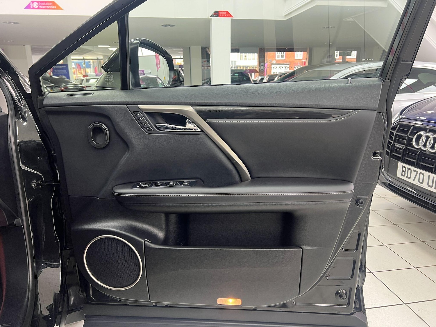 Used Lexus RX 2017 for sale - 76898409: Photo 44