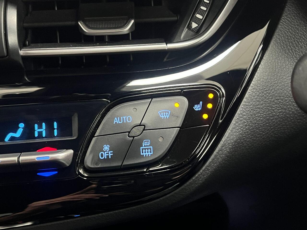 Used Toyota C-HR 2023 for sale - 77743894: Photo 33