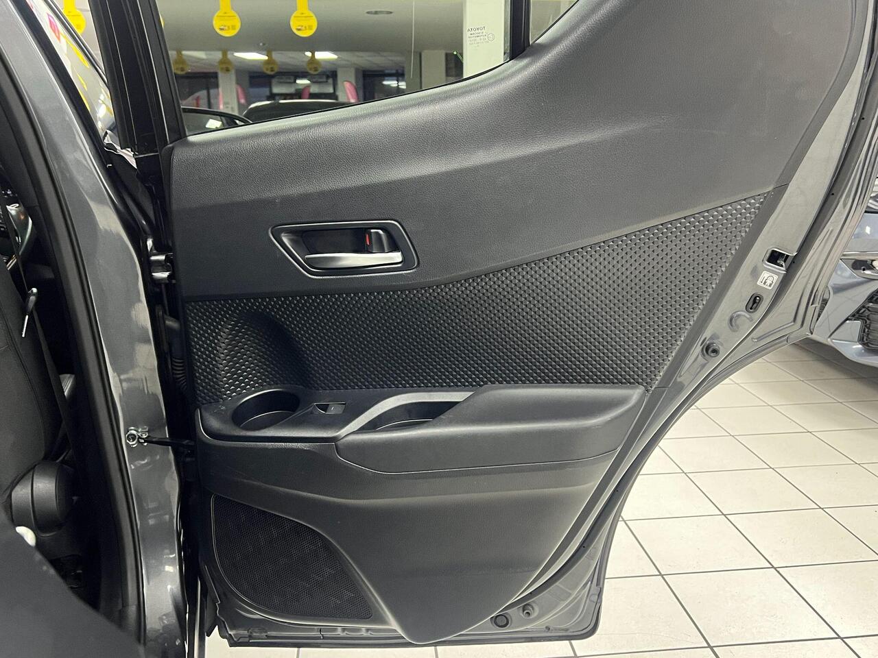 Used Toyota C-HR 2023 for sale - 77743894: Photo 38