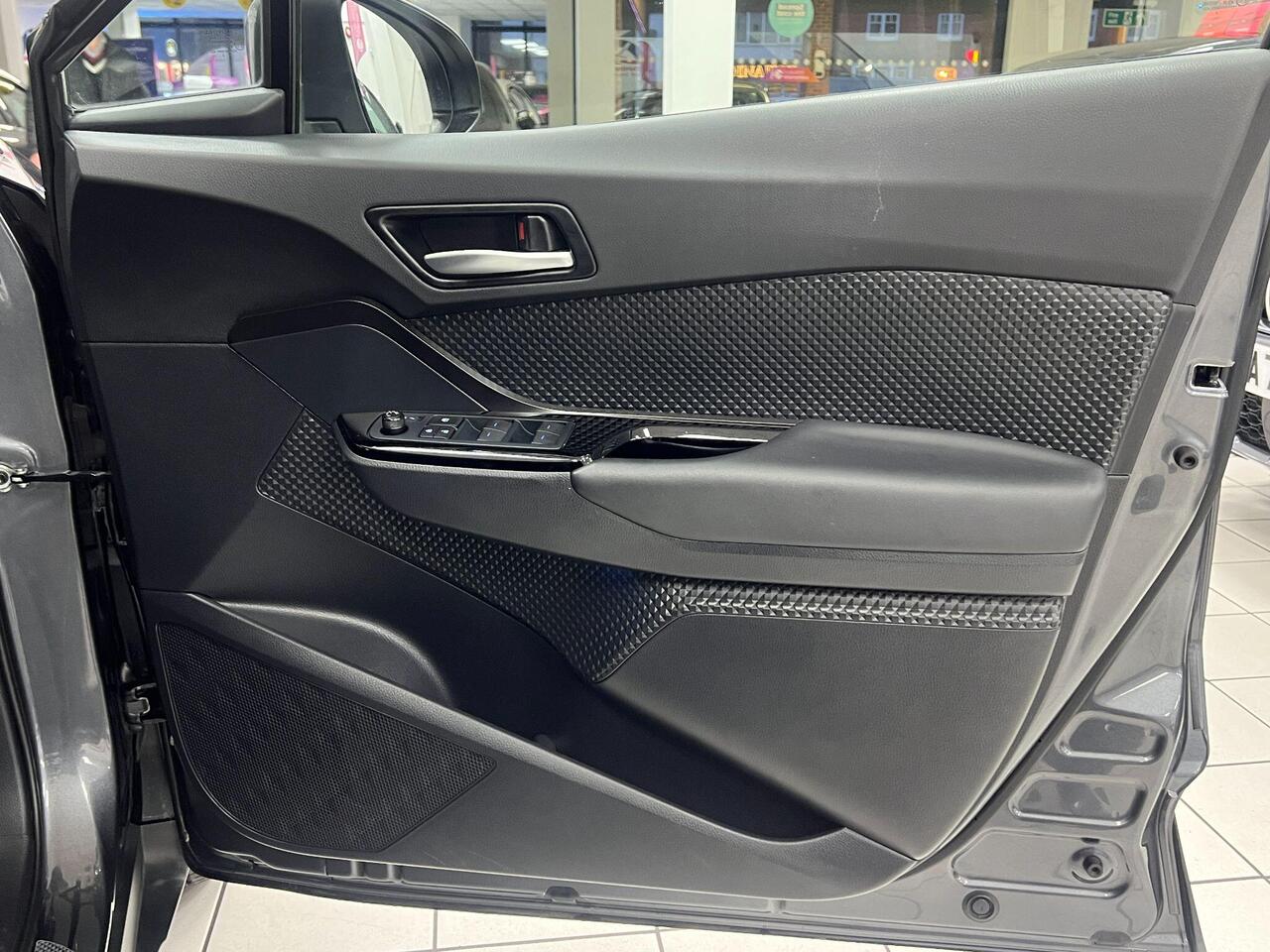 Used Toyota C-HR 2023 for sale - 77743894: Photo 39