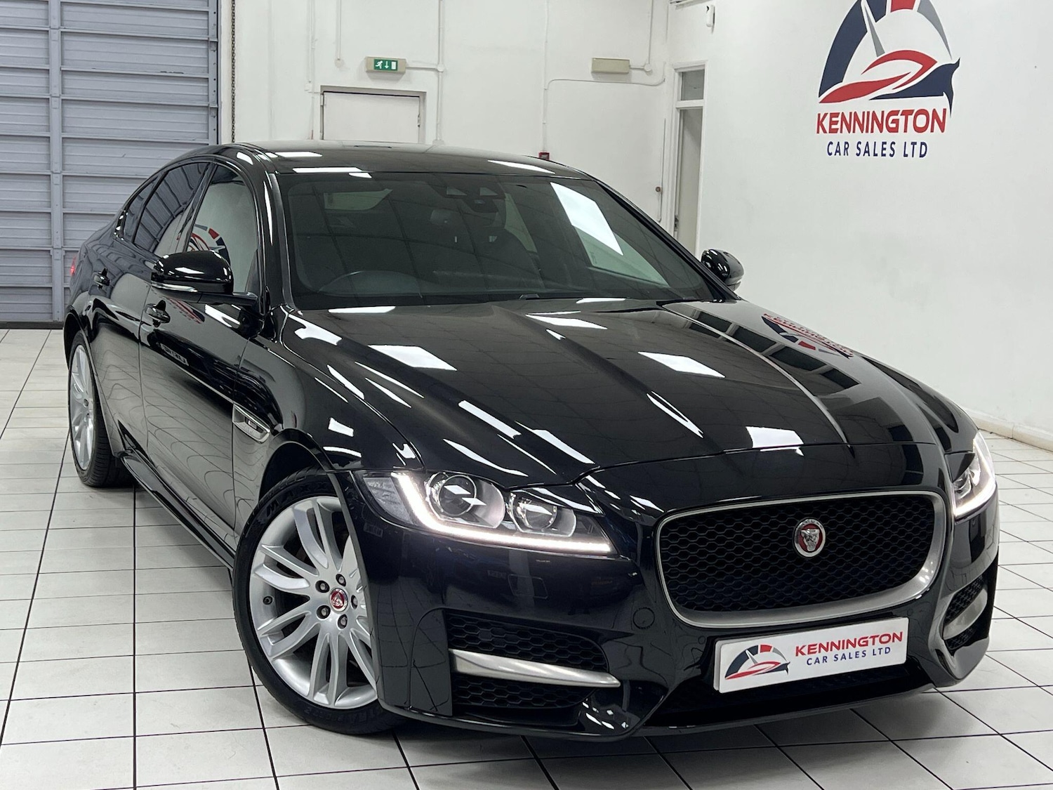 Used Jaguar XF 2017 for sale - 76898963: Photo 1