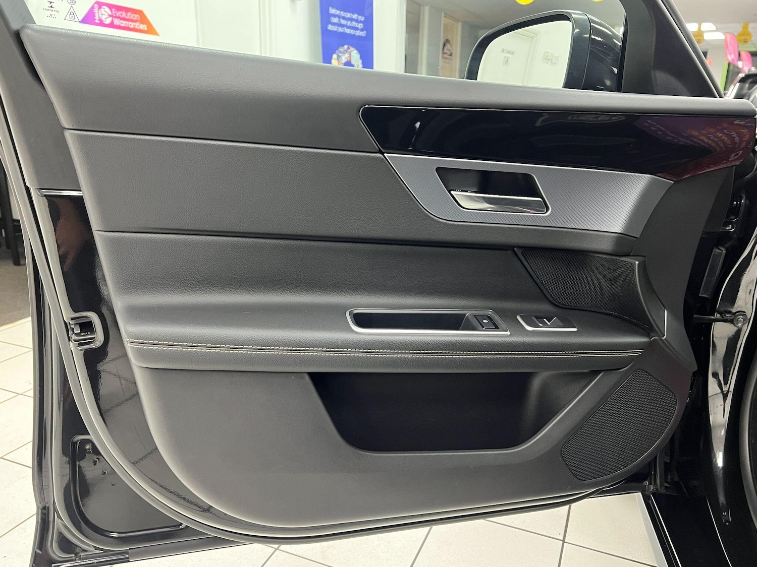 Used Jaguar XF 2017 for sale - 76898963: Photo 30