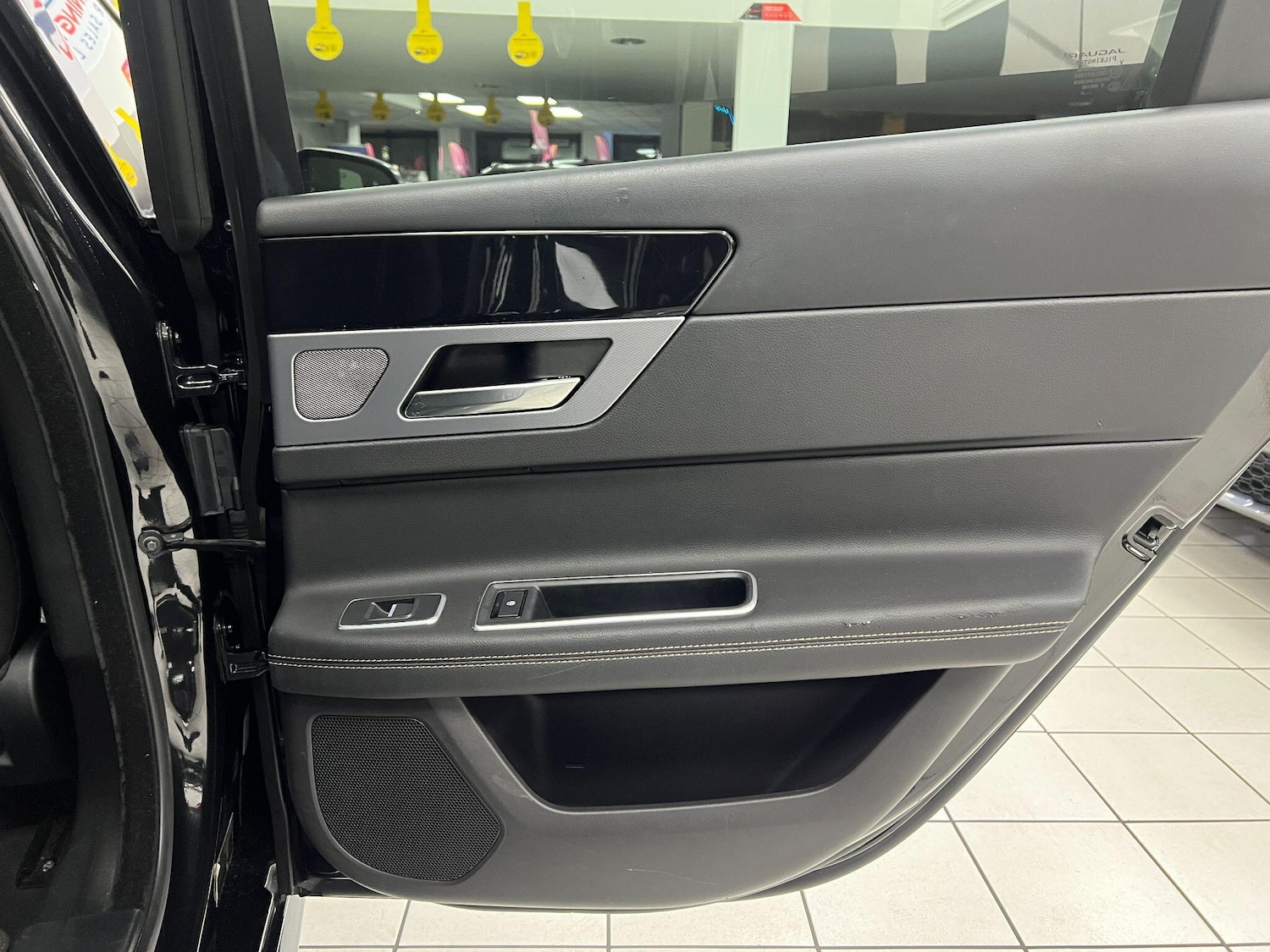 Used Jaguar XF 2017 for sale - 76898963: Photo 33