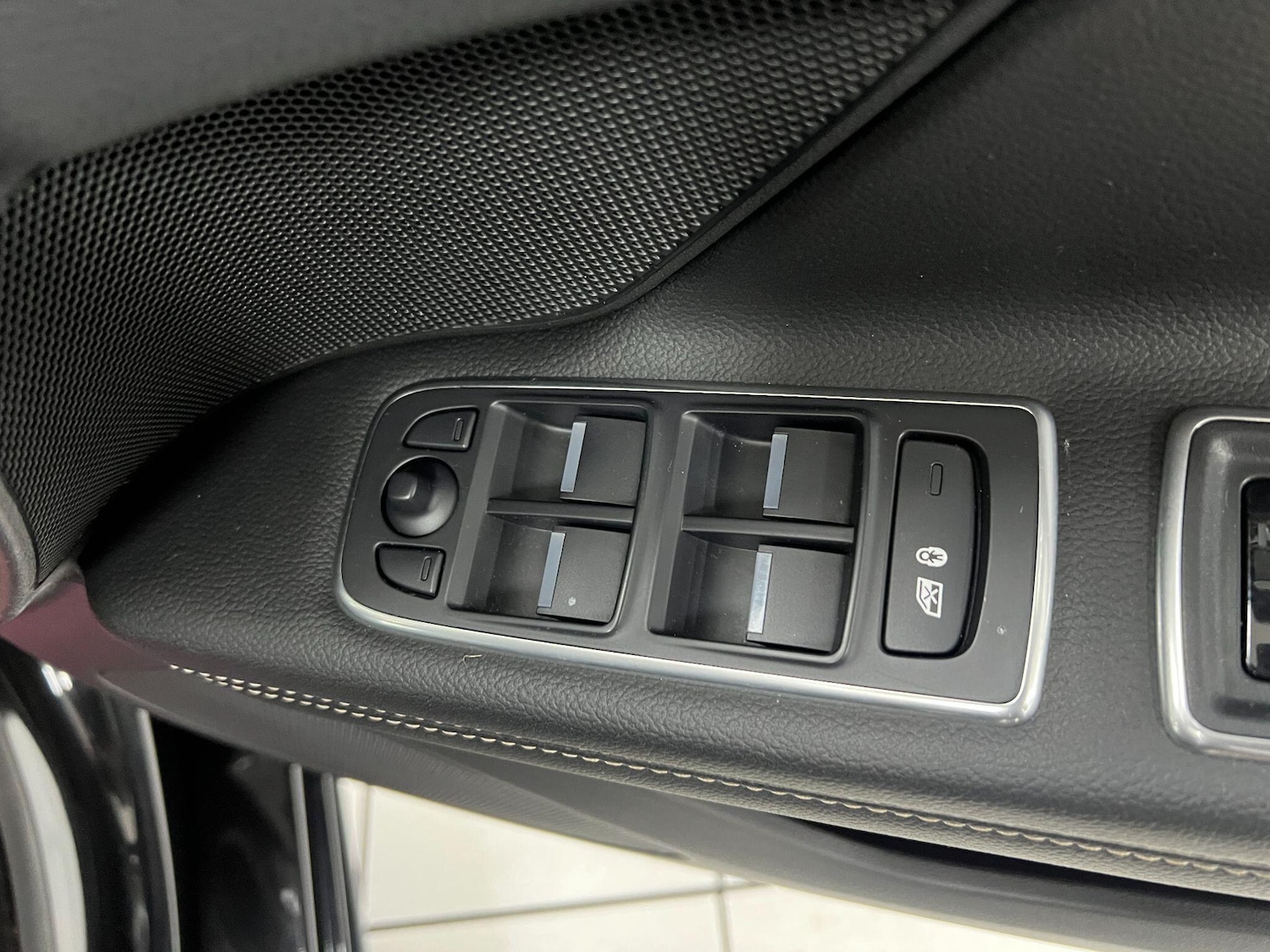 Used Jaguar XF 2017 for sale - 76898963: Photo 35