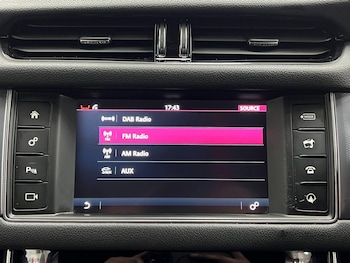 Used Jaguar XF 2017 for sale - 76898963: Photo