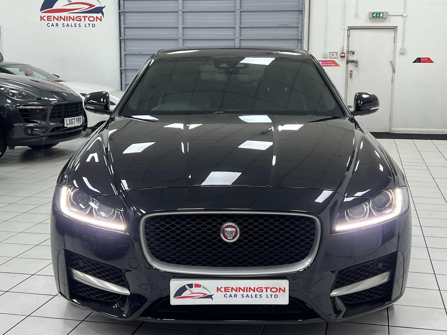 Used Jaguar XF 2017 for sale - 76898963: Photo 5