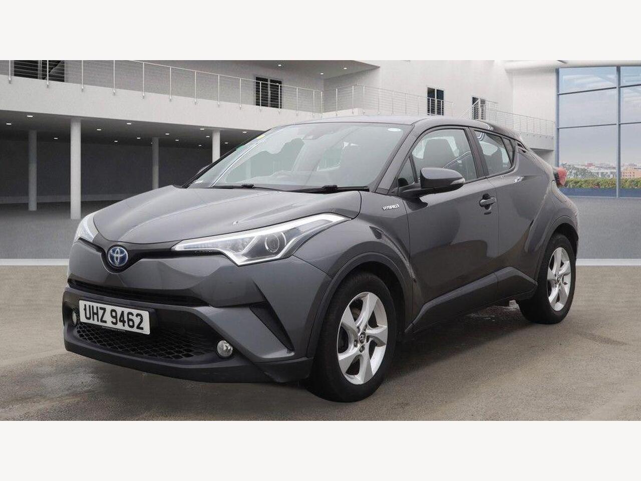 Used Toyota C-HR 2017 for sale - 78025079: Photo 3