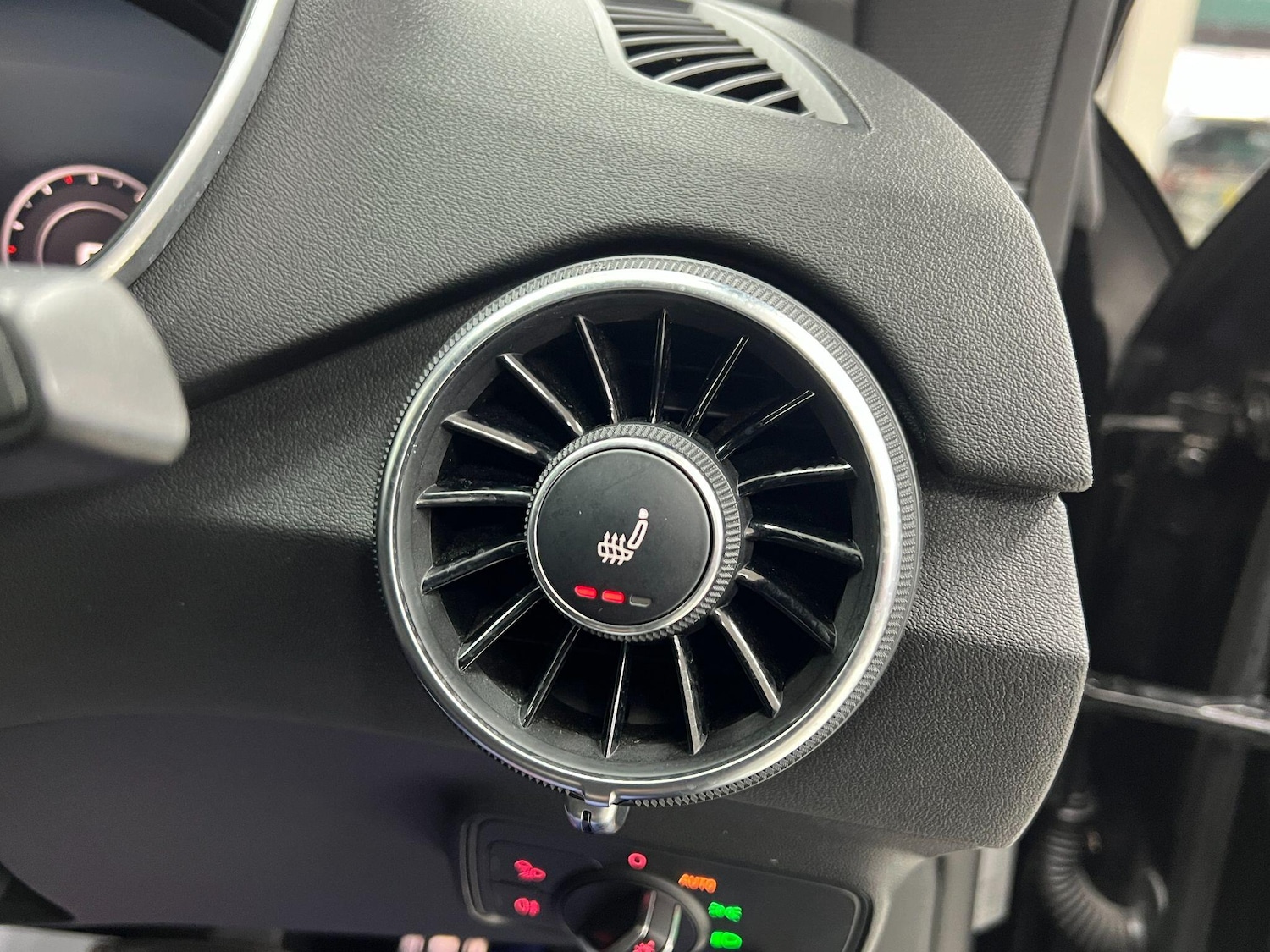 Used Audi TT 2015 for sale - 77559200: Photo 92