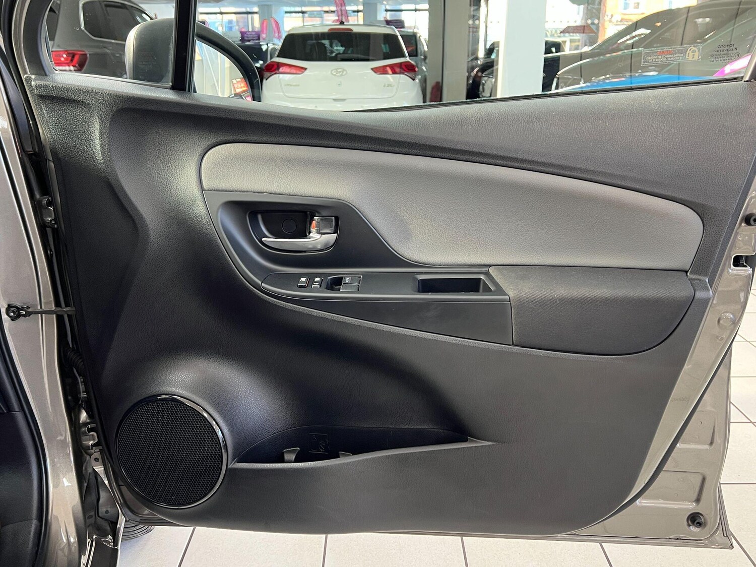 Used Toyota Yaris 2019 for sale - 77091528: Photo 34