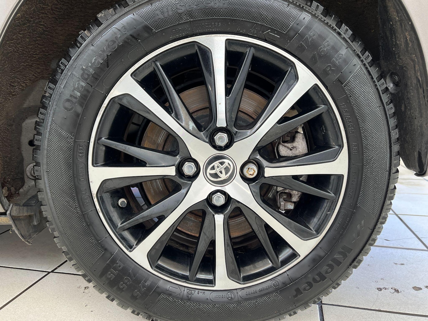 Used Toyota Yaris 2019 for sale - 77091528: Photo 37