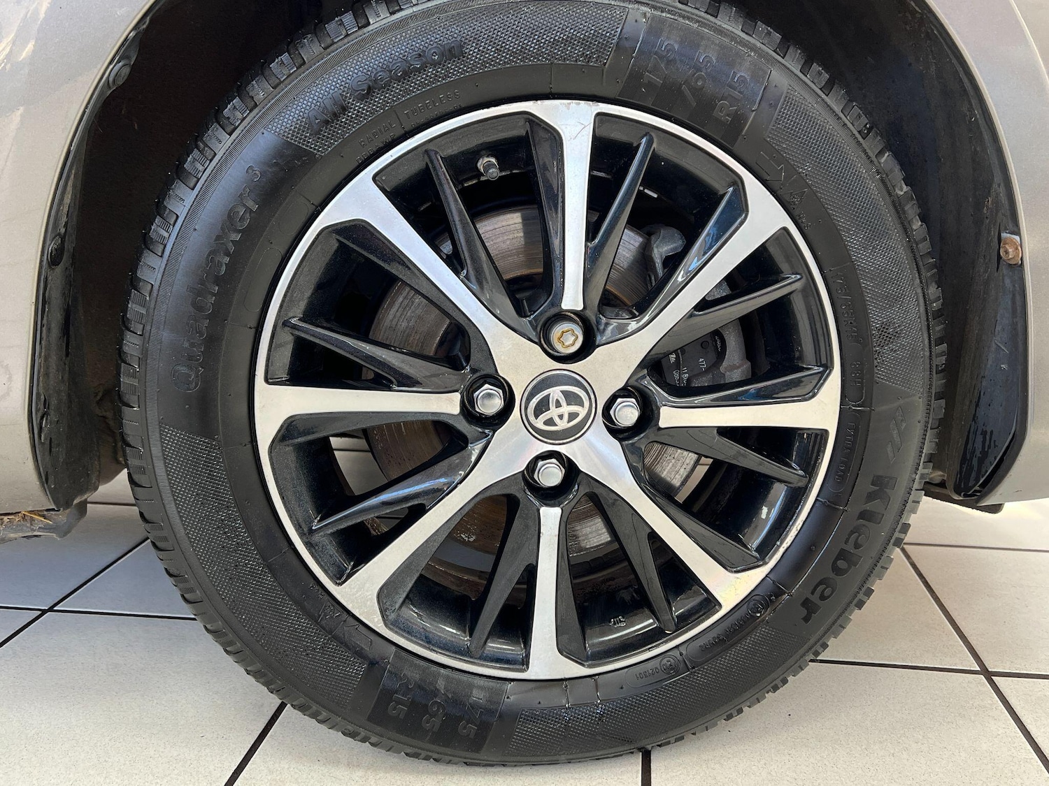 Used Toyota Yaris 2019 for sale - 77091528: Photo 39