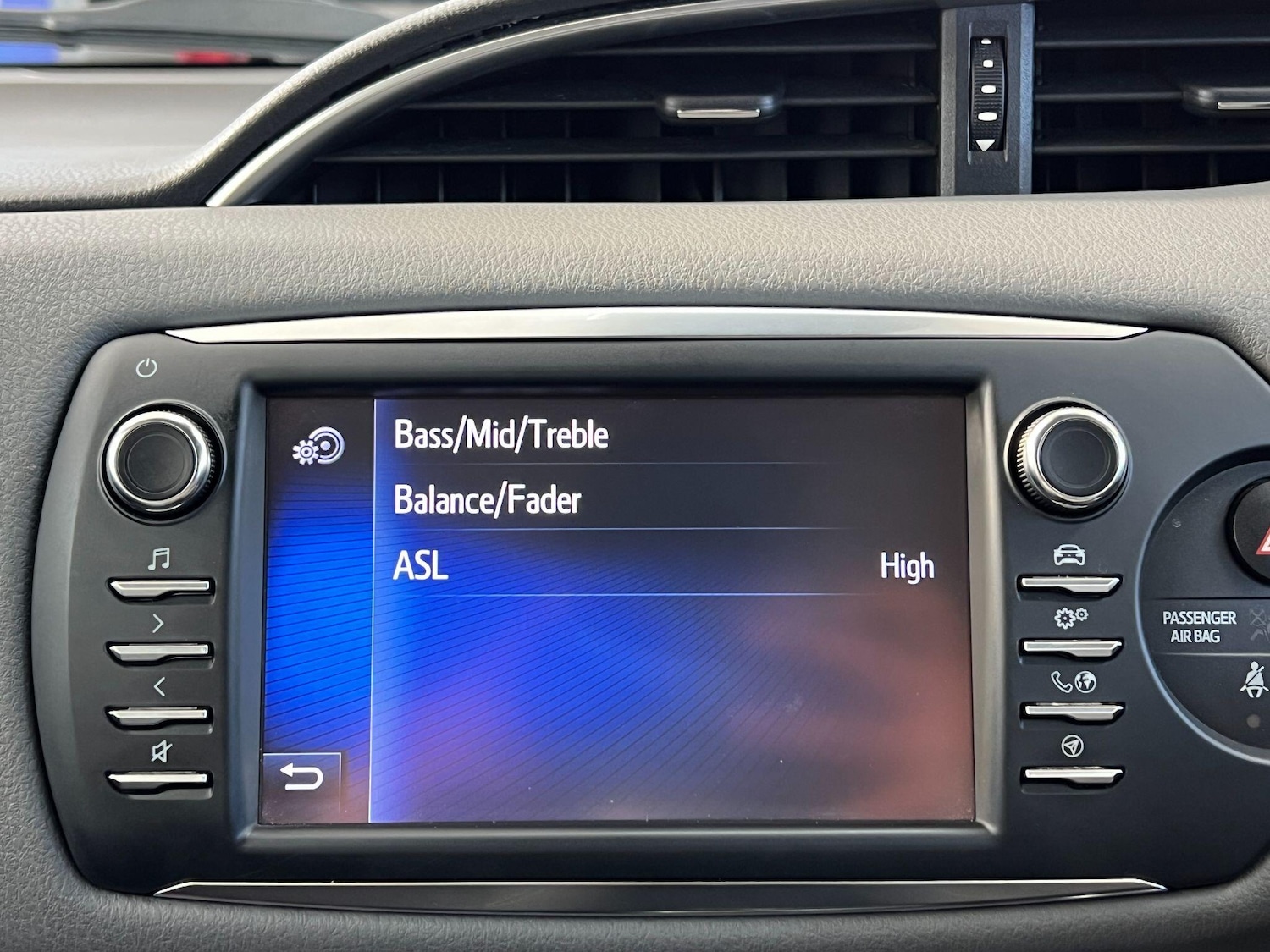 Used Toyota Yaris 2019 for sale - 77091528: Photo 53