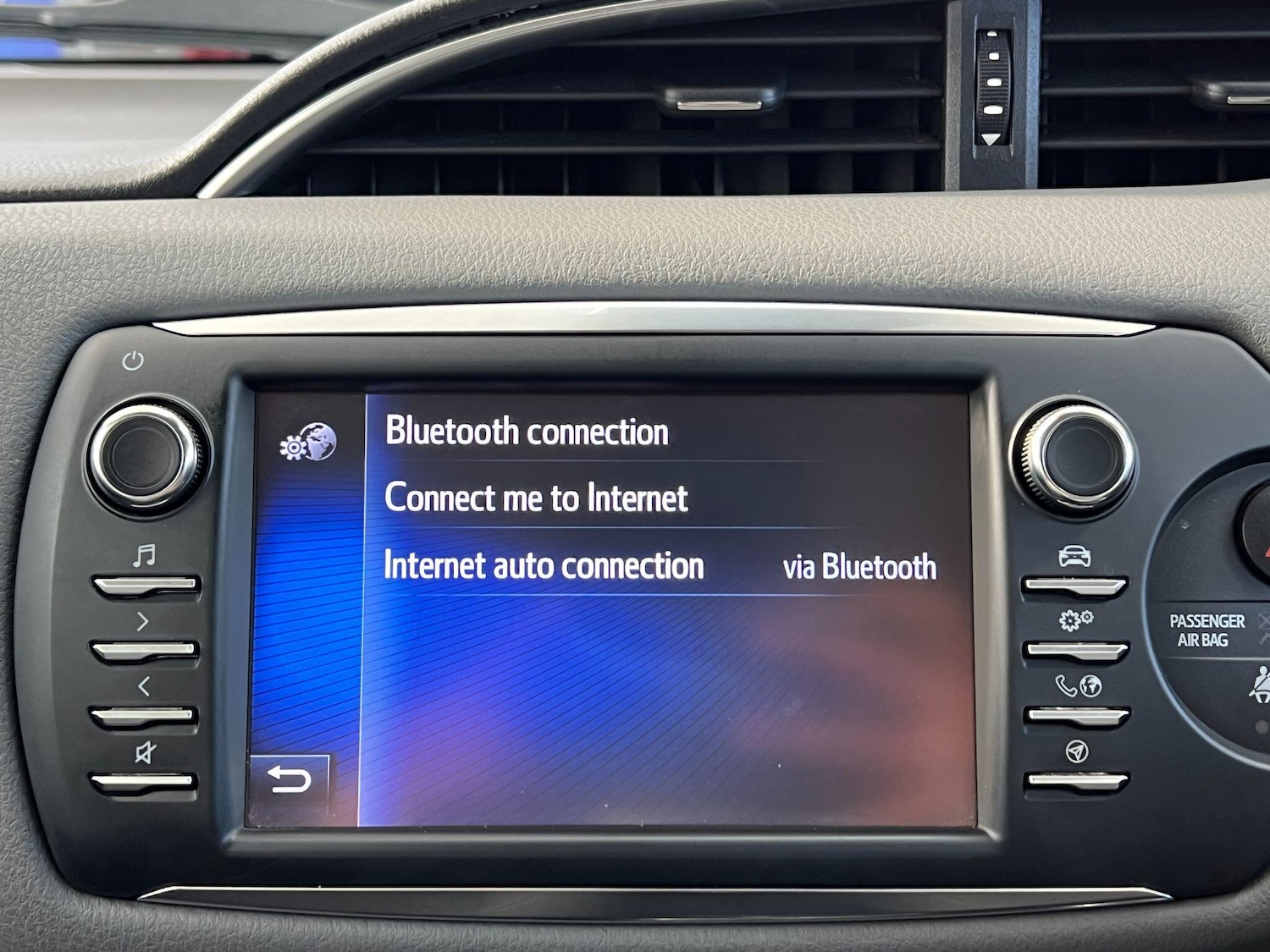 Used Toyota Yaris 2019 for sale - 77091528: Photo 54