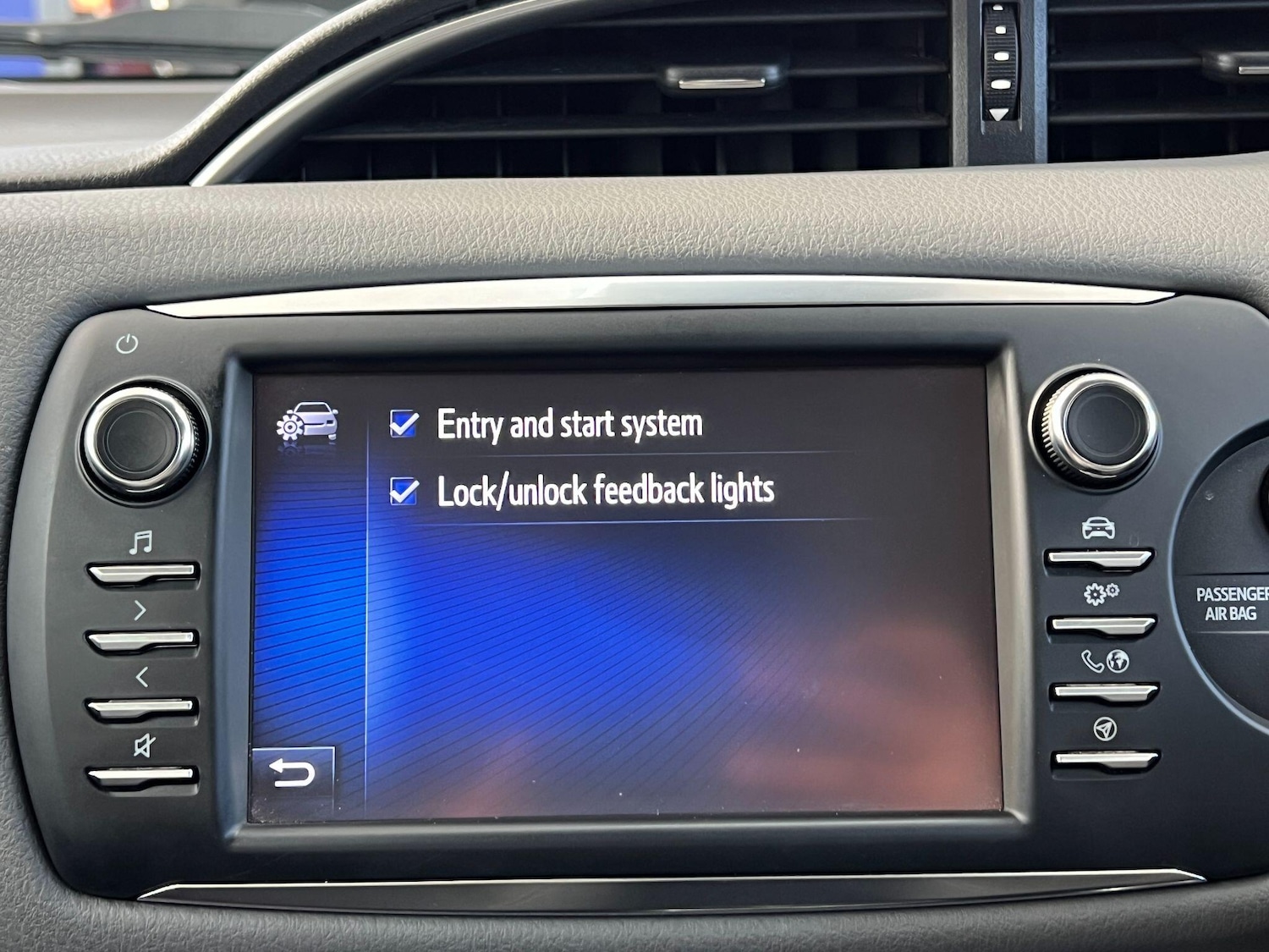 Used Toyota Yaris 2019 for sale - 77091528: Photo 60