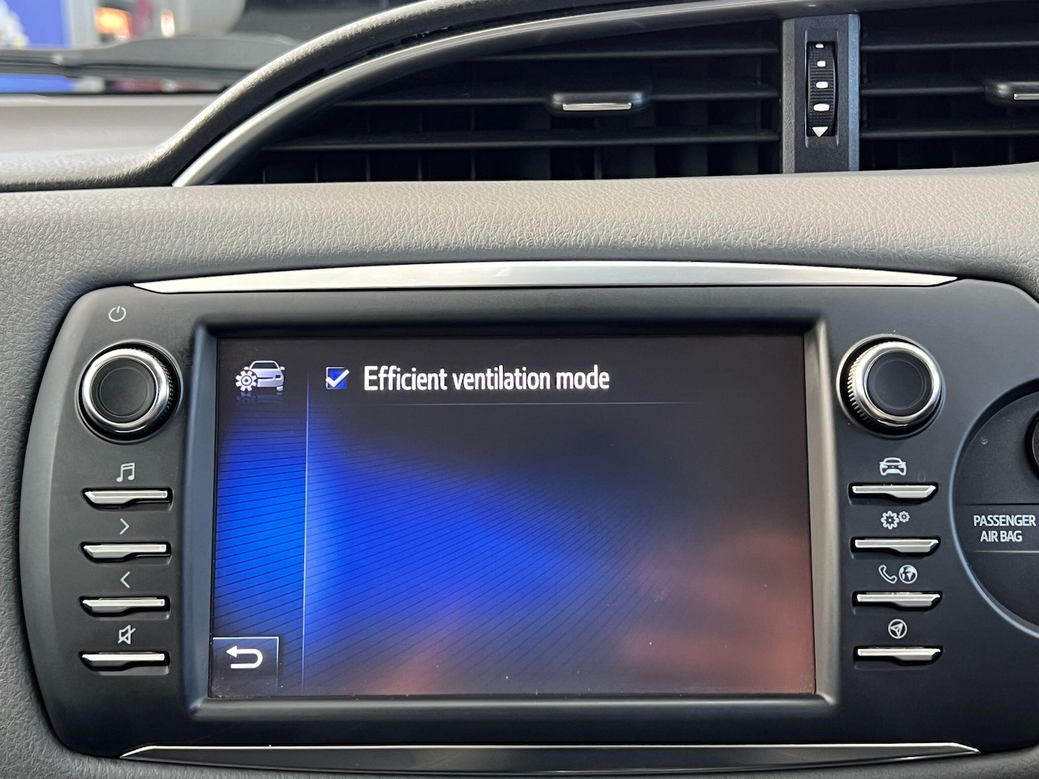 Used Toyota Yaris 2019 for sale - 77091528: Photo 62