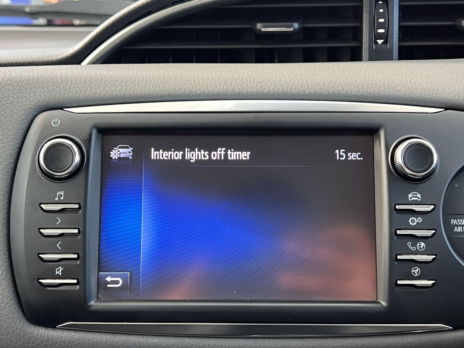 Used Toyota Yaris 2019 for sale - 77091528: Photo 63