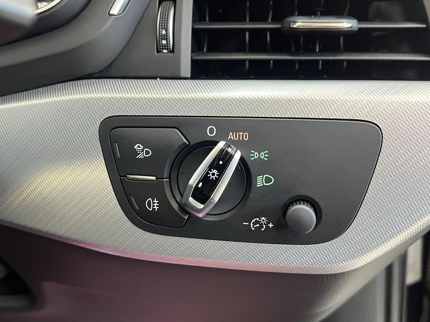 Used Audi A4 2016 for sale - 76898445: Photo 25