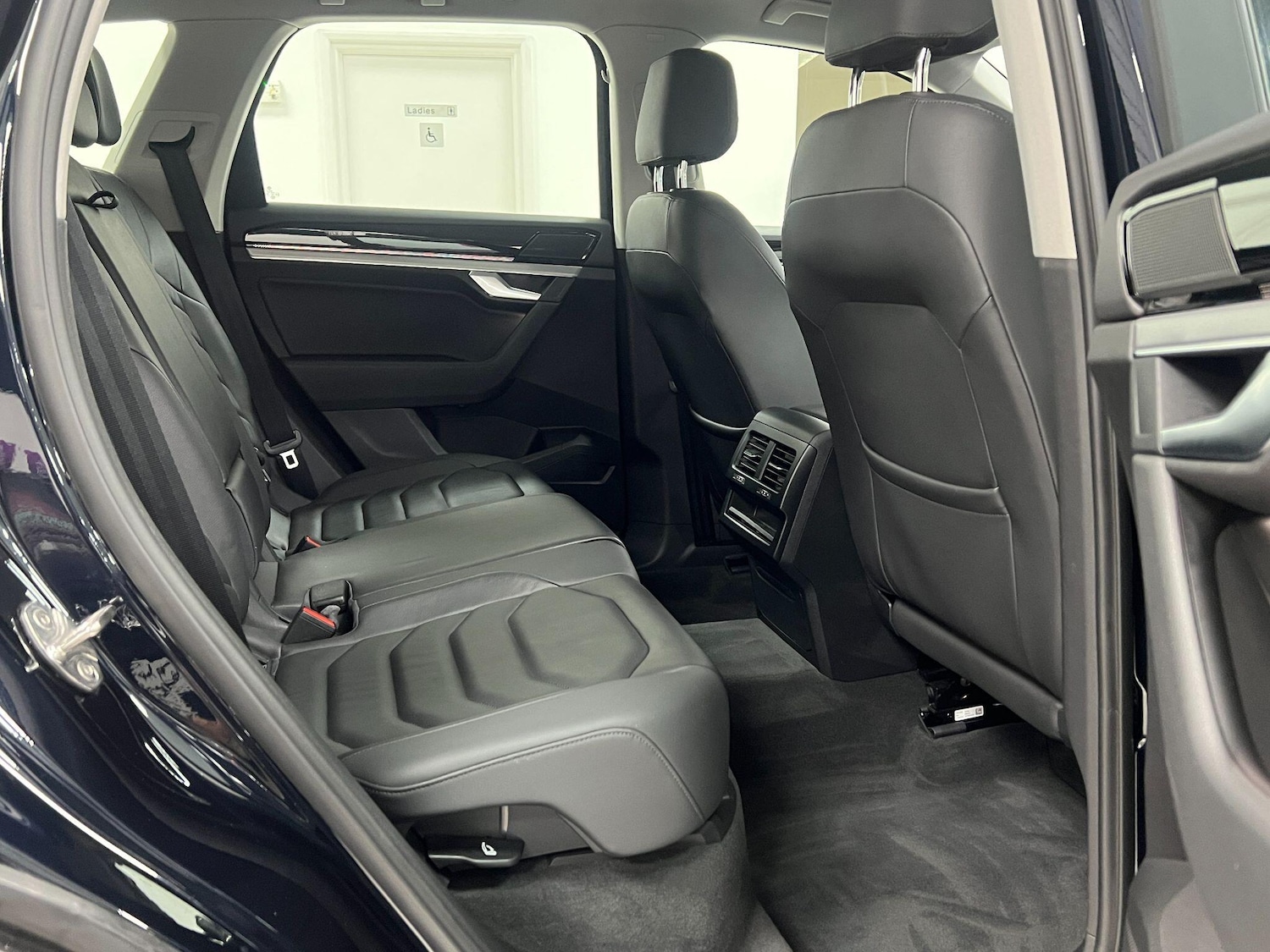 Used Volkswagen Touareg 2019 for sale - 77564655: Photo 25