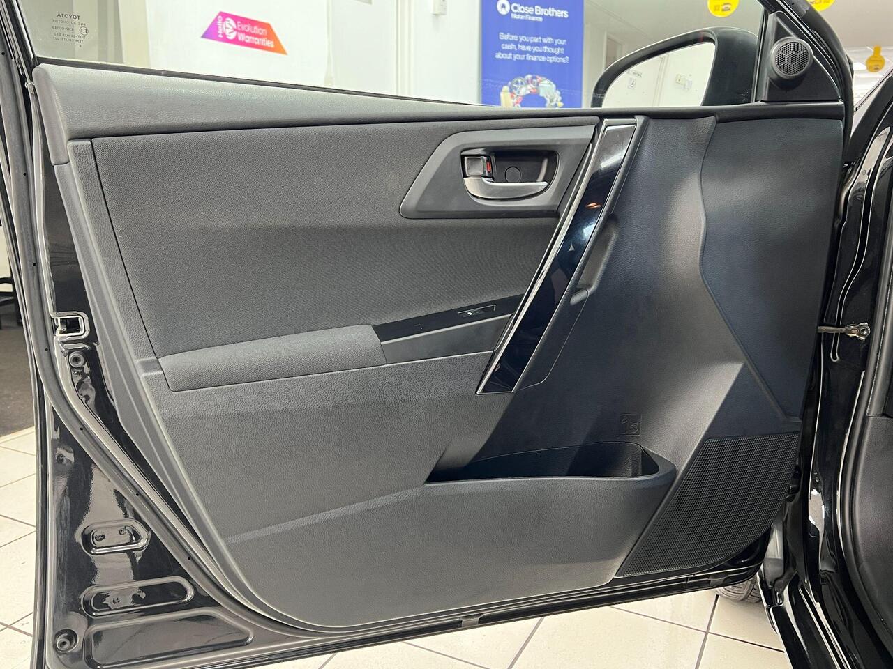 Used Toyota Auris 2017 for sale - 77743854: Photo 32