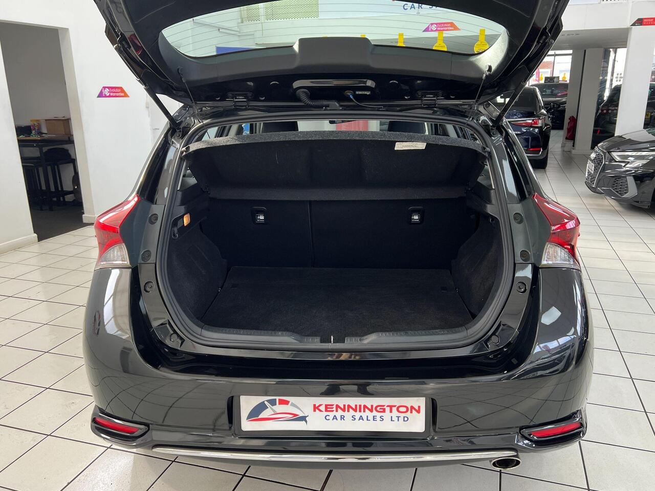 Used Toyota Auris 2017 for sale - 77743854: Photo 76