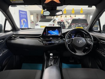 Used Toyota C-HR 2017 for sale - 78246488: Photo