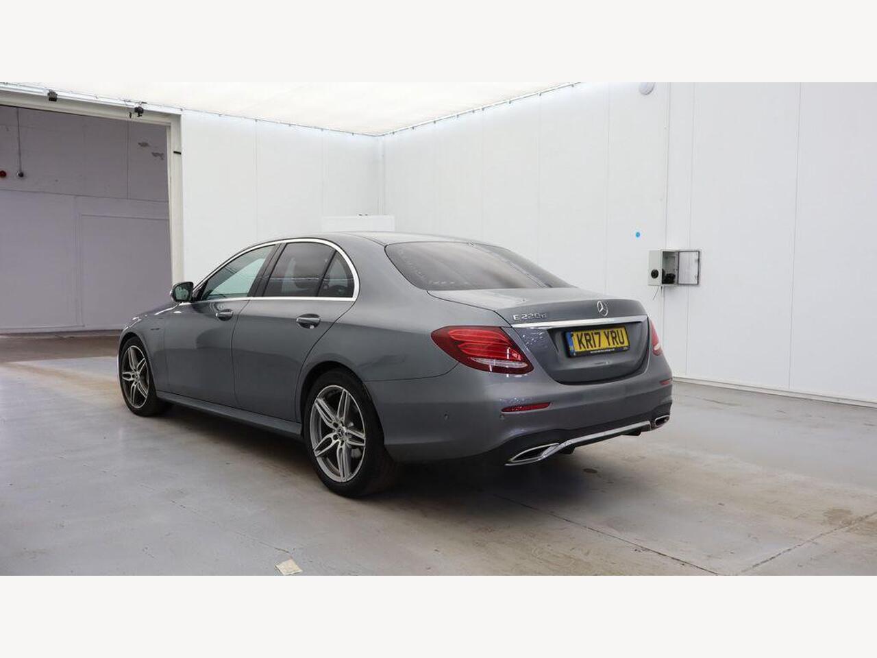 Used Mercedes-Benz E Class 2017 for sale - 77795437: Photo 5