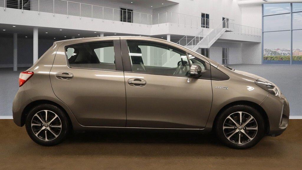 Used Toyota Yaris 2019 for sale - 76899529: Photo 12