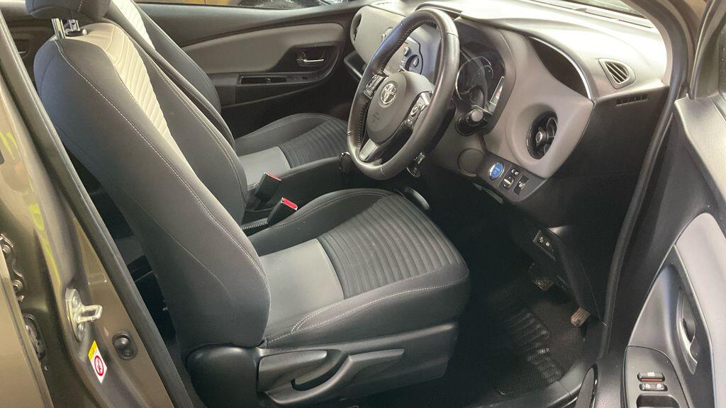 Used Toyota Yaris 2019 for sale - 76899529: Photo 15