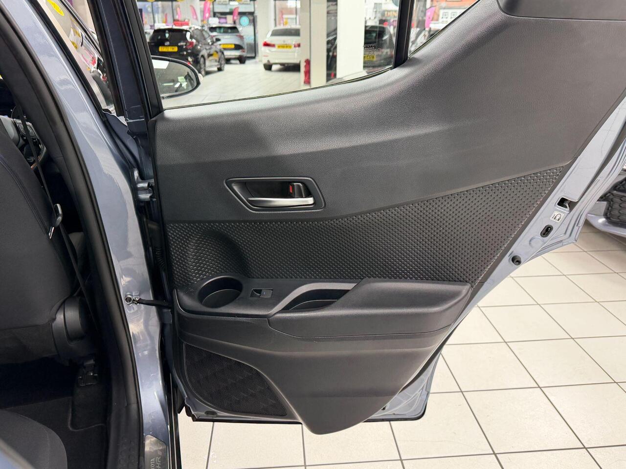 Used Toyota C-HR 2022 for sale - 77743875: Photo 33