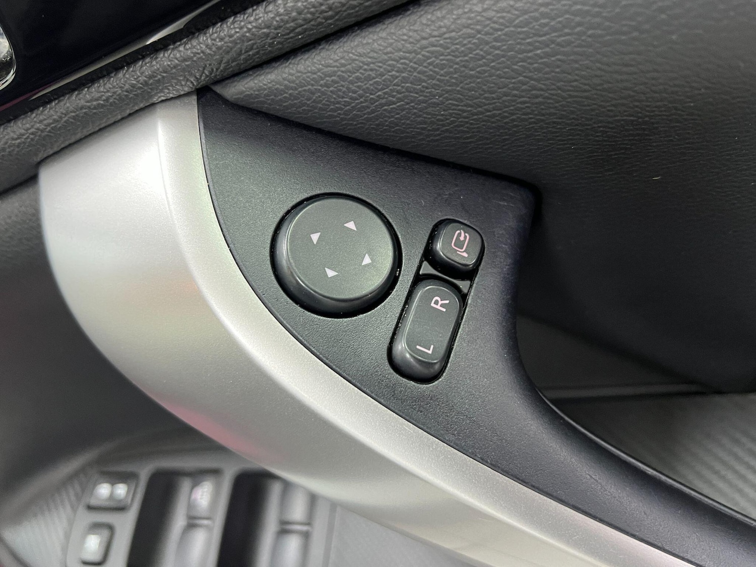 Used Mitsubishi Eclipse Cross 2018 for sale - 77060233: Photo 24