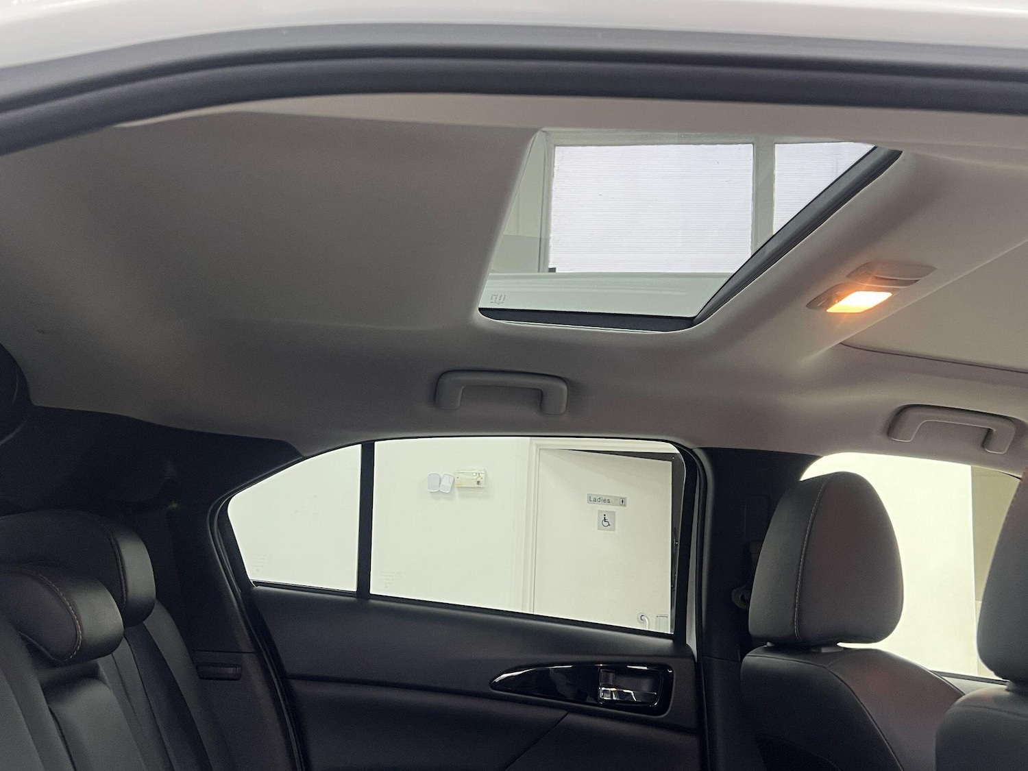 Used Mitsubishi Eclipse Cross 2018 for sale - 77060233: Photo 78