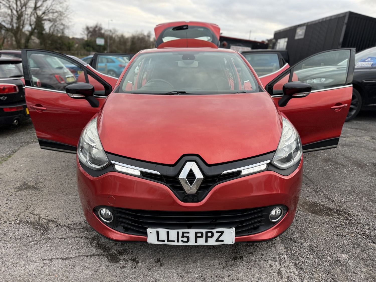 Used Renault Clio 2015 for sale - 77089770: Photo 17