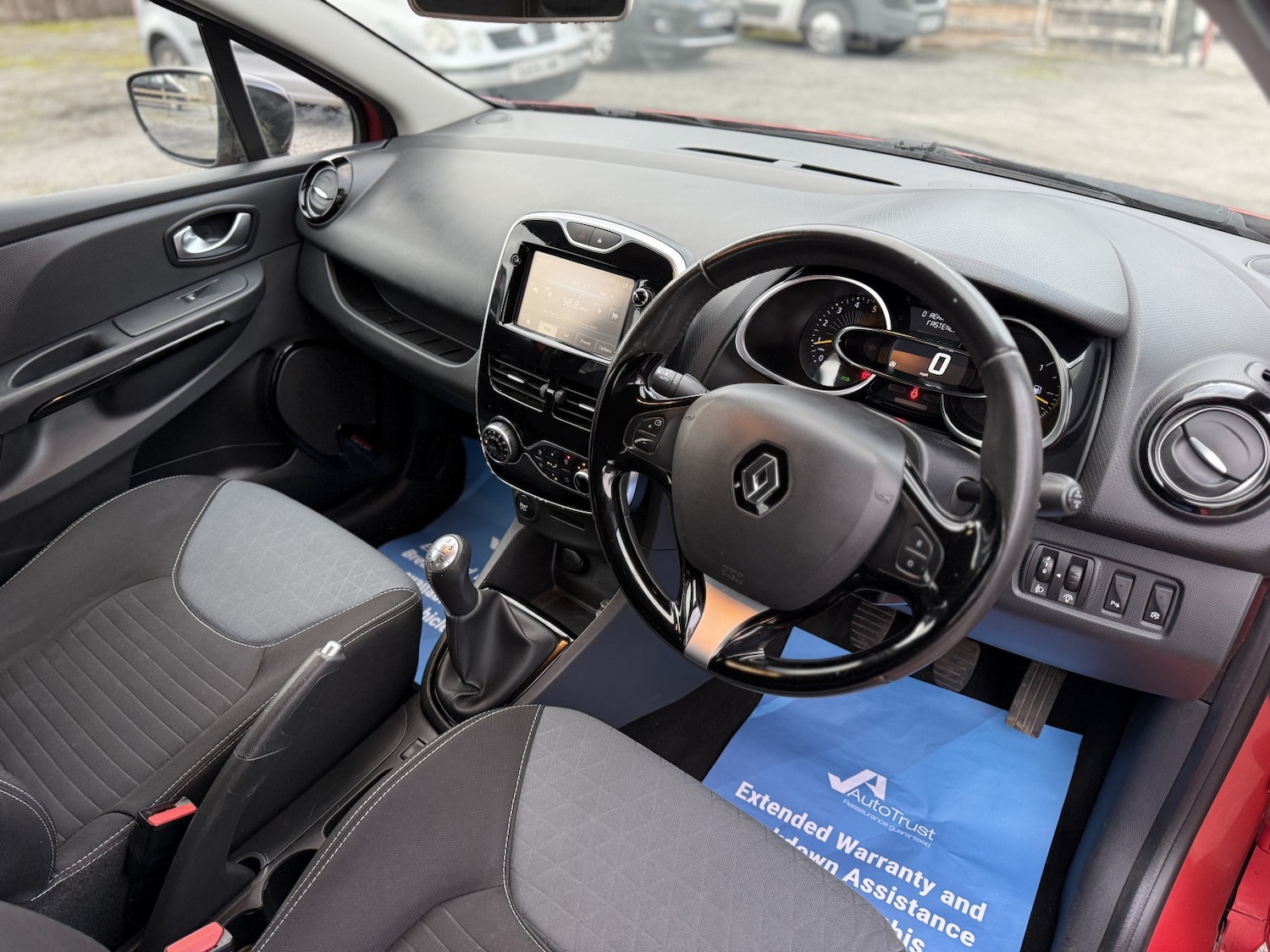 Used Renault Clio 2015 for sale - 77089770: Photo 28