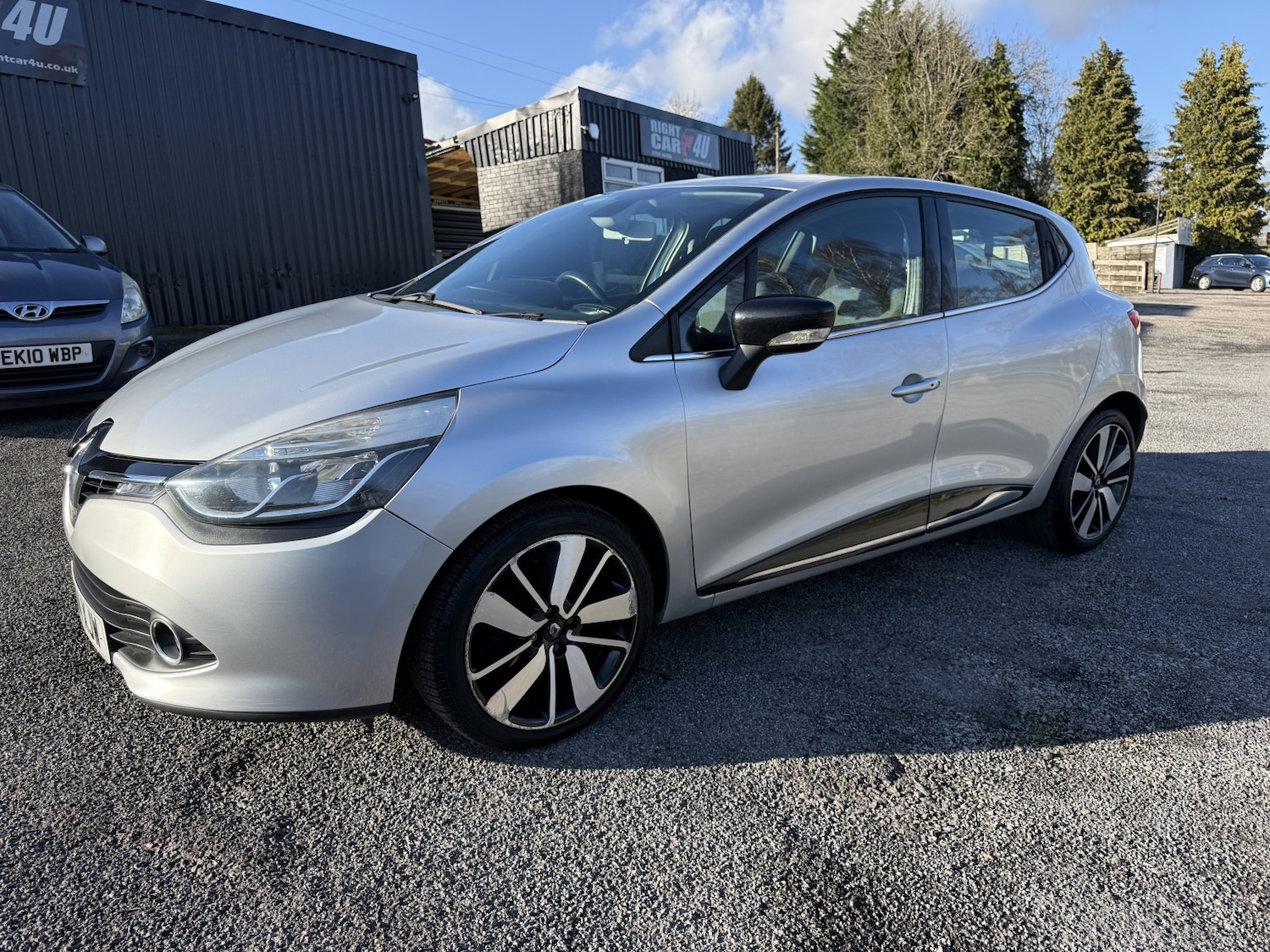 Used Renault Clio 2014 for sale - 77709088: Photo 2