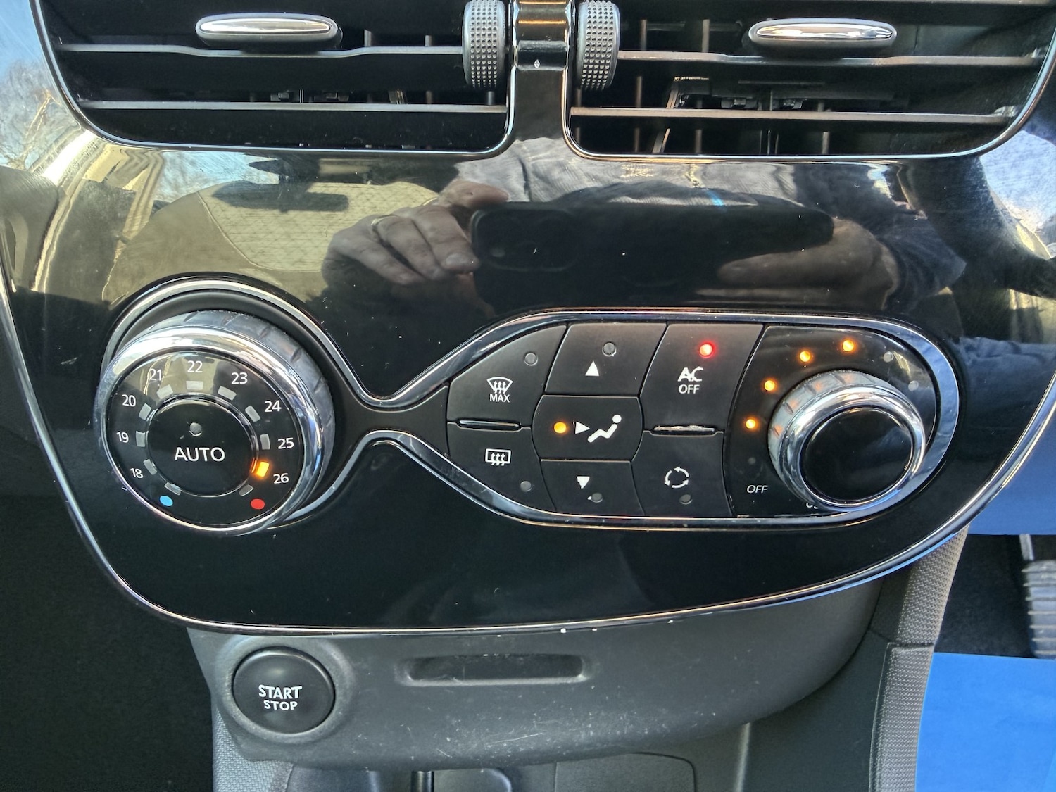 Used Renault Clio 2014 for sale - 77709088: Photo 33