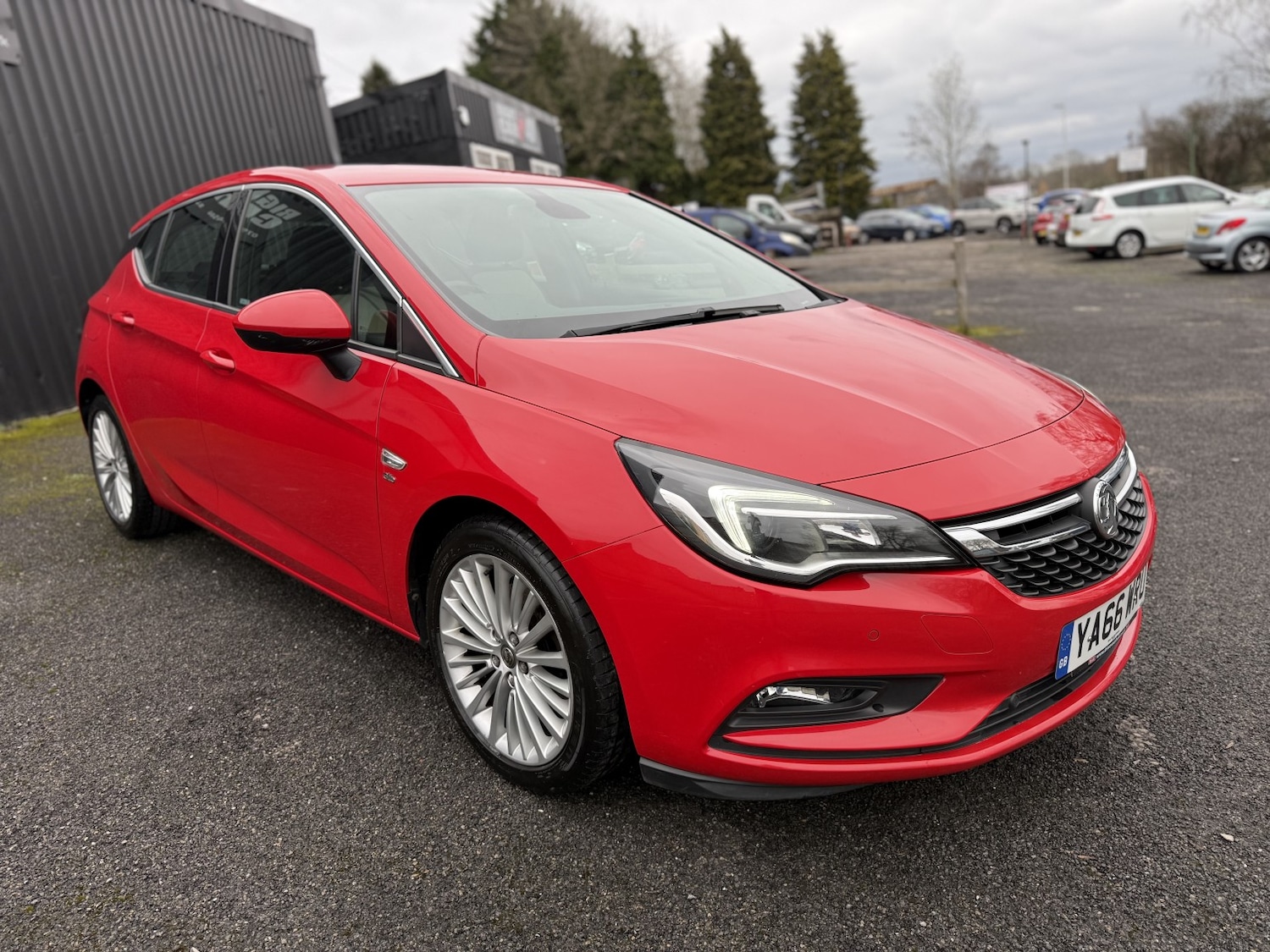 Used Vauxhall Astra 2017 for sale - 77423454: Photo 2