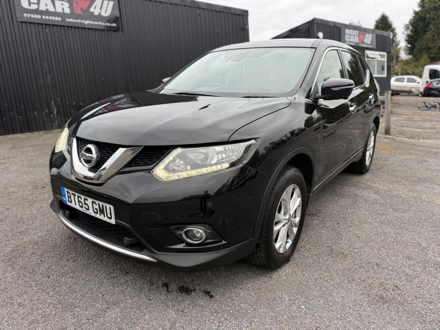Used Nissan X-Trail 2015 for sale - 76687406: Photo 2