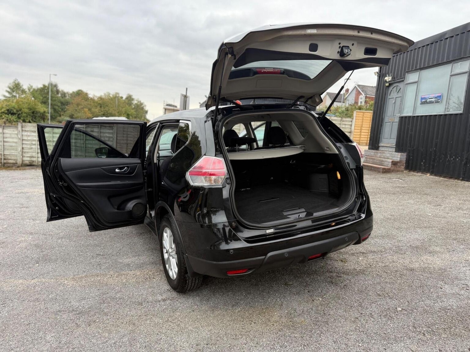 Used Nissan X-Trail 2015 for sale - 76687406: Photo 25