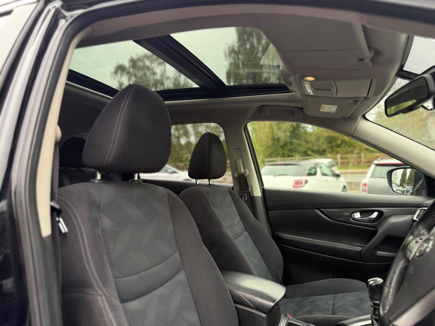 Used Nissan X-Trail 2015 for sale - 76687406: Photo 38