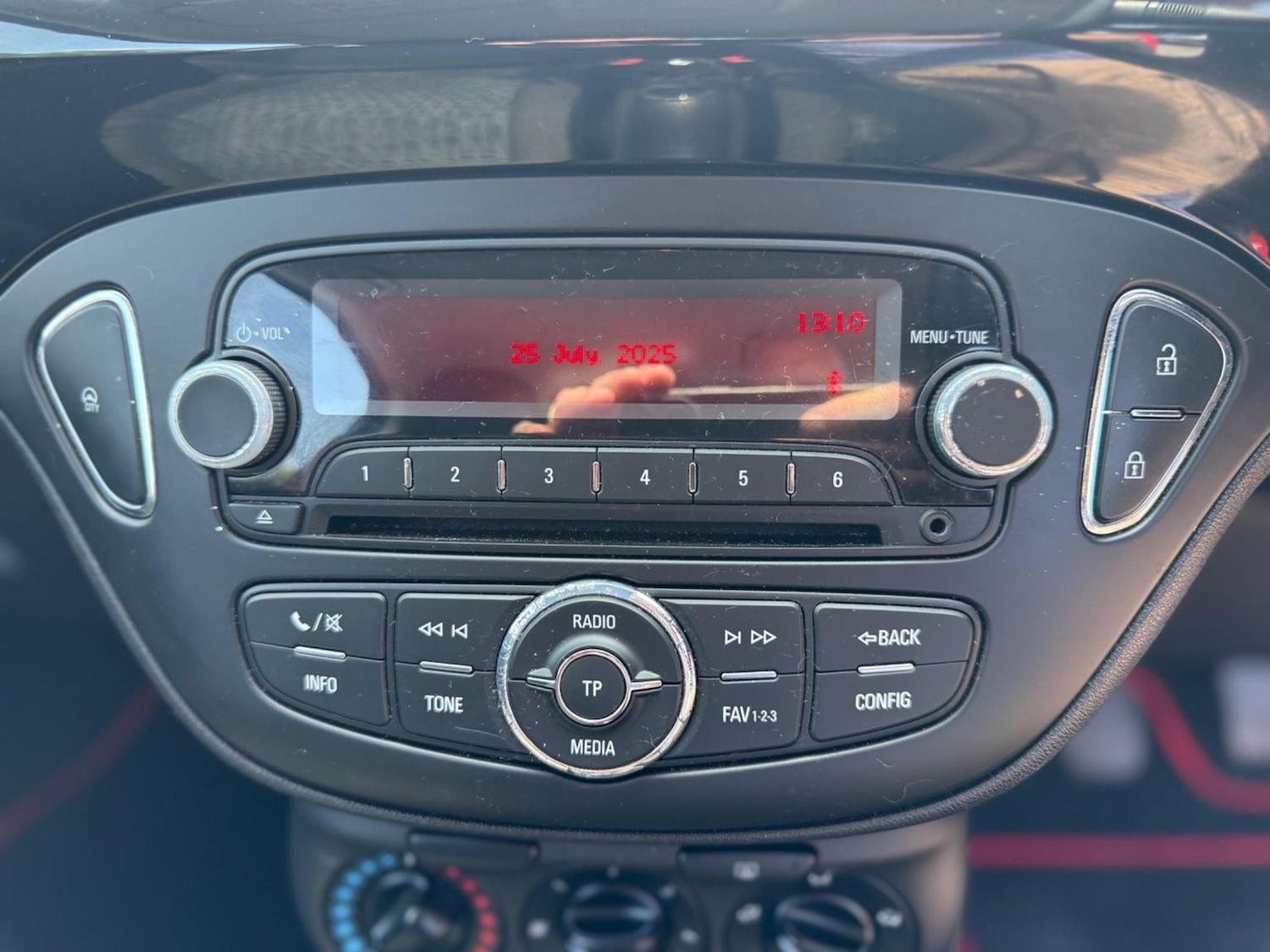 Used Vauxhall Corsa 2015 for sale - 76687416: Photo 32