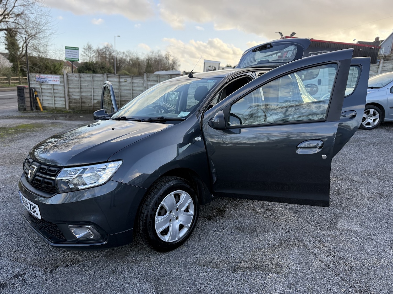 Used Dacia Sandero 2018 for sale - 77844921: Photo 18